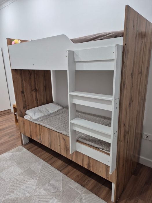 кровать двухяростная