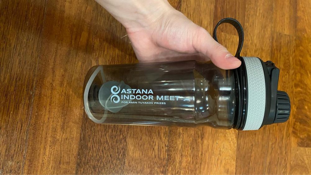 Продам новую бутыль для воды