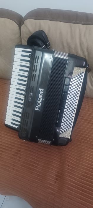 Vind acordeon roland fr 5