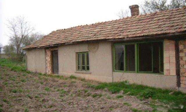 Къща в Бенковски