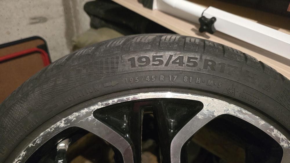 Set 4 Anvelope Iarnă Continental 195/45 R17 DOT 21 + 4 Senzori Presiune Suzuki