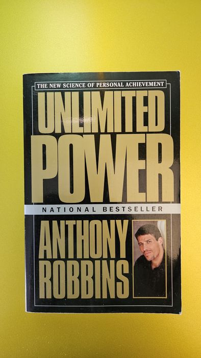 Cărți De Dezvoltare Personala In Engleză (Tony Robbins, Yuval Harari)