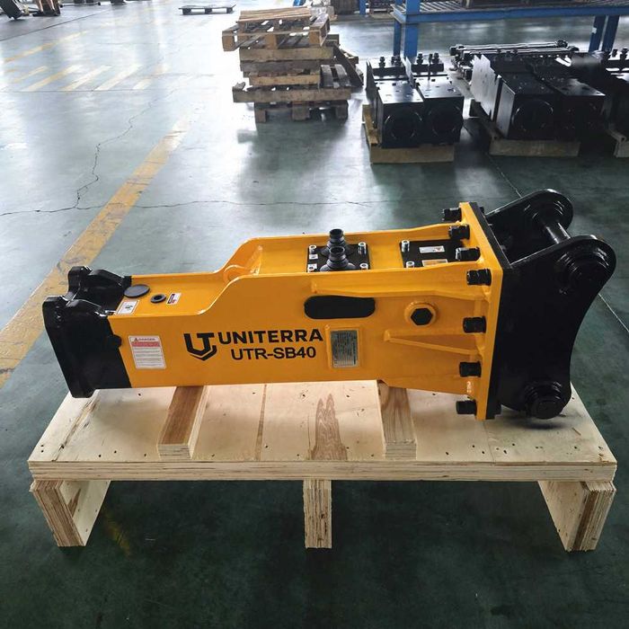 Picon hidraulic 350 kg pentru buldoexcavator Caterpillar 440