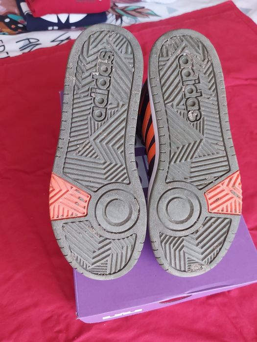 Зимни кецове на Adidas