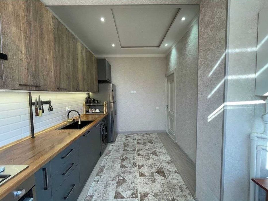 3х комнатная квартира на 7 этаже 76кв/м, в Самарканде