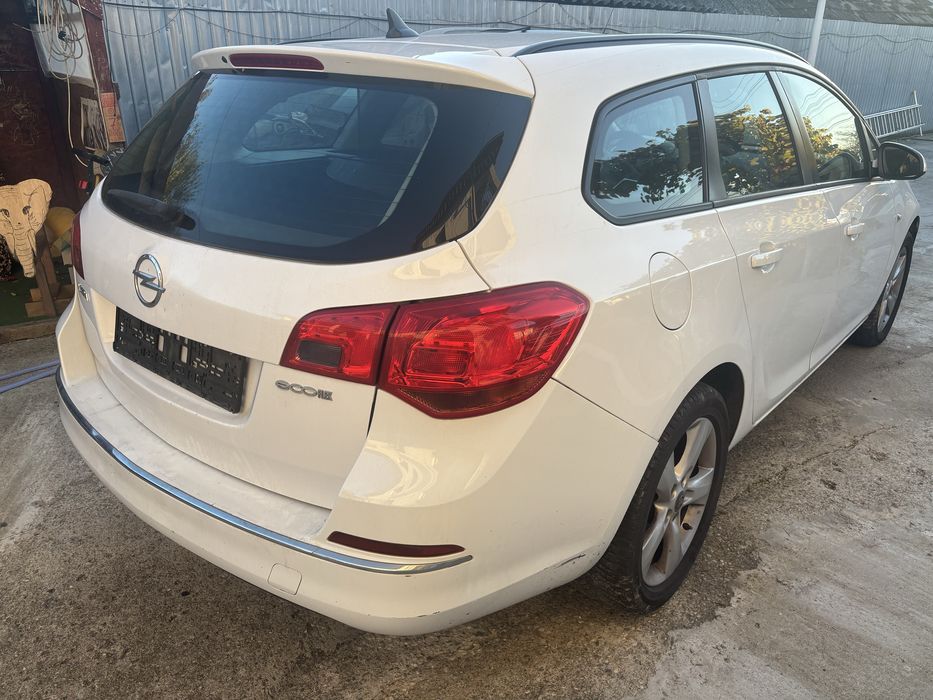 Bara spate Opel Astra J  facelift  Sport Tourer  break 2018