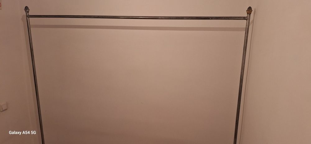 Вешалка железный