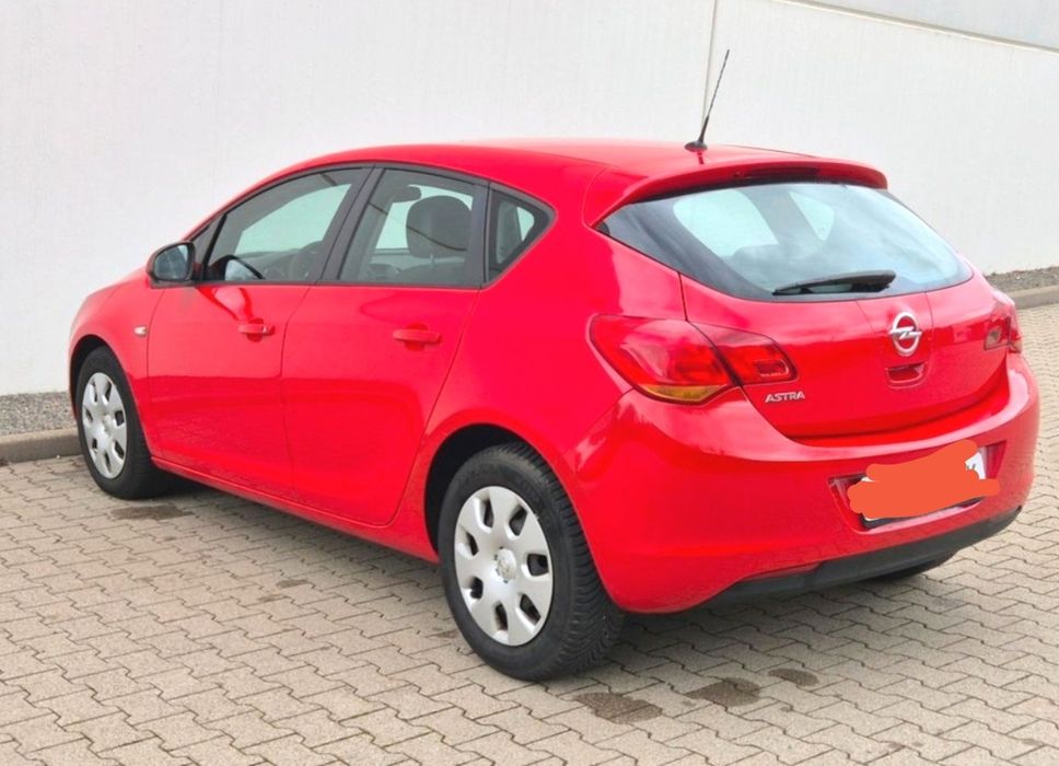 Opel Astra J An 2010 Euro 5 Motor 1,4 Benzină Mpi Clasic 86 Cai Climă