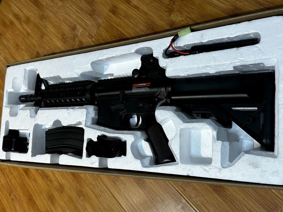 Arma M4 airsoft 1.41 jouli + geanta + incarcator