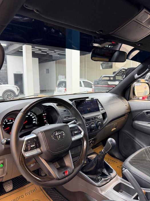 Toyota Hilux 2015 — 9