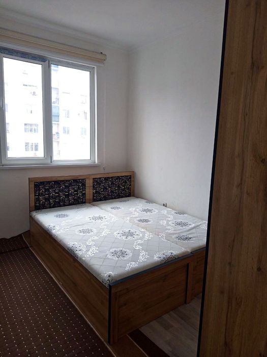 Ganga G'ofur Gulom metro oldida