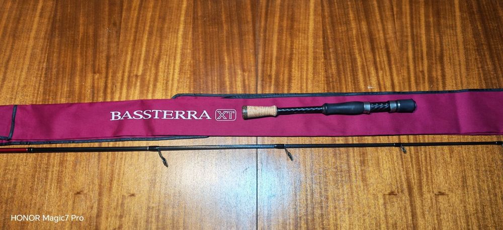 Спининг въдица-Shimano Bassterra