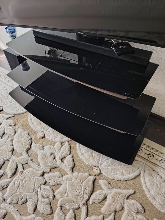 Продам стеклянную тумбу под телевизор