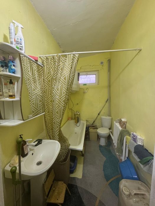 Продам пол дома на 64 квартале