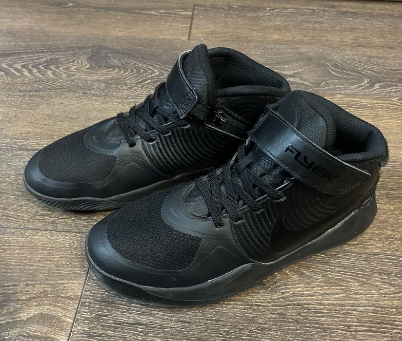 Маратонки Adidas & Nike