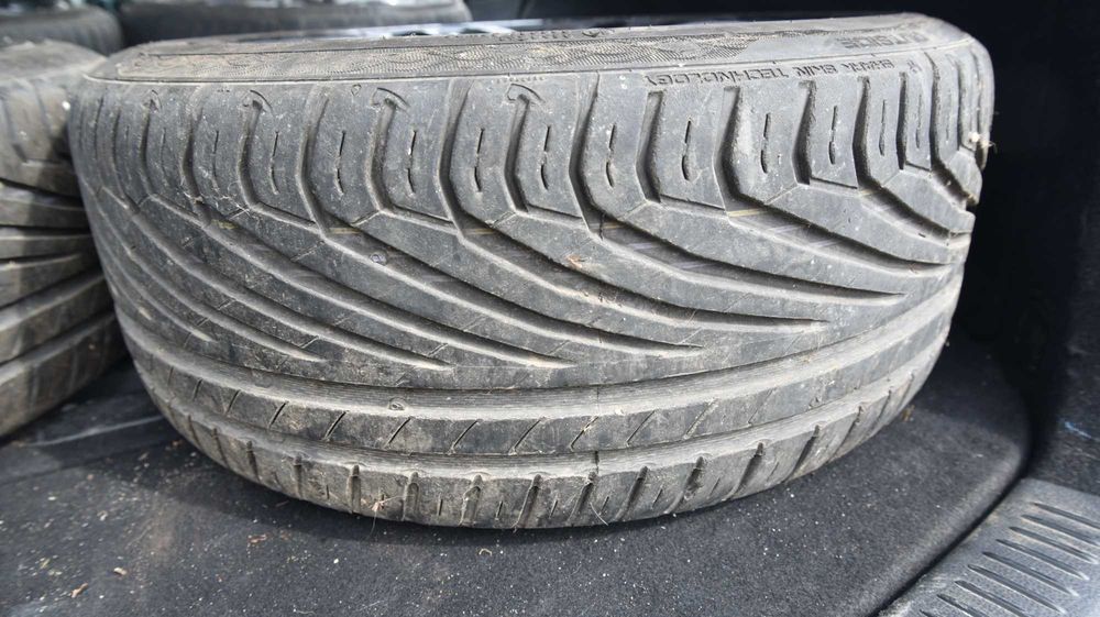 Vand 4 roti complete cu anvelope Uniroyal 225/40x18