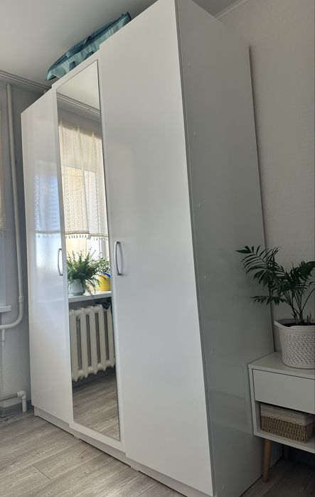 Срочно! Продам кровать, шкаф