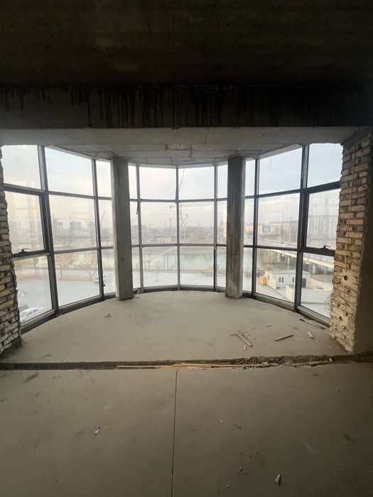 Urganch shahrida 107 m2  kvartira sotiladi