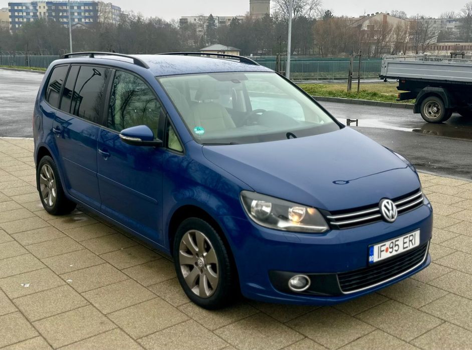 VW Touran// Alcantara crem // Navi + waze