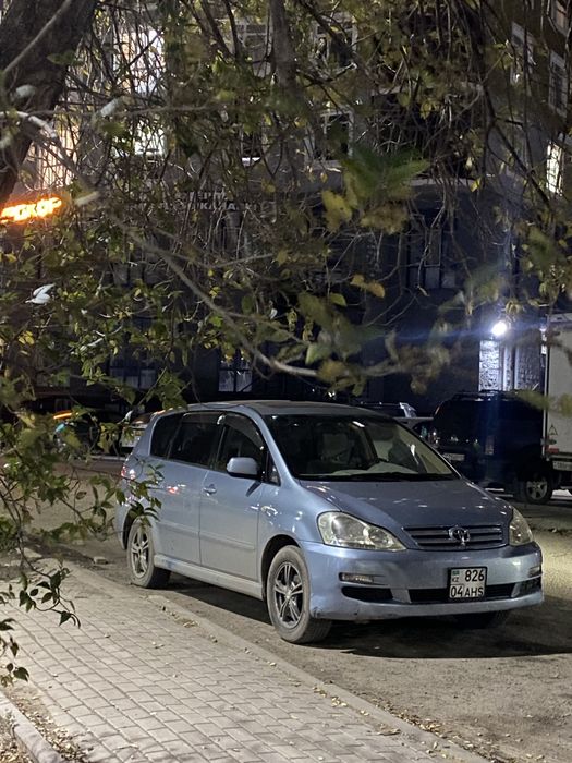 Тайота Ипсум 2.4 об в отличном состояний