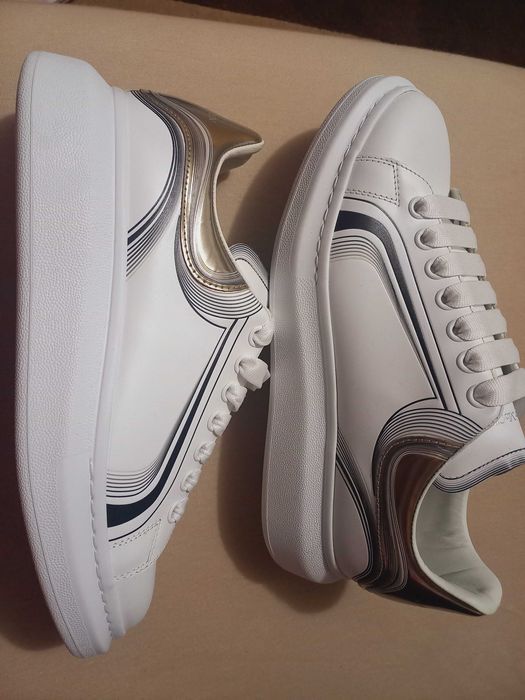Adidasi Alexander McQueen nr 42 noi