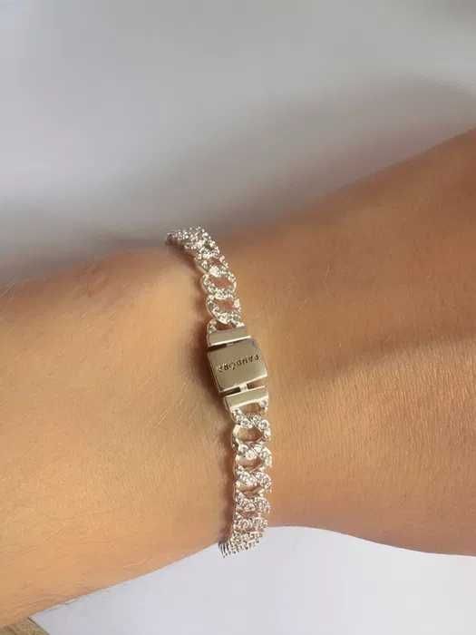 Гривна Пандора|Pandora