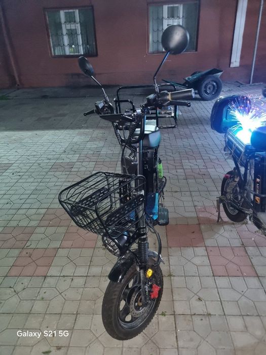 Evelo elektron velik