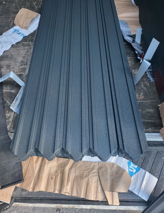 Vând șipcă metalică de gard