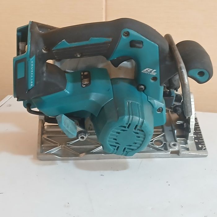 Corp circular makita acumulator