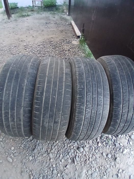 Продам летние шины на 17