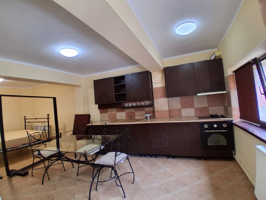 Apartament de închiriat în Bușteni (Str. Horia #2)