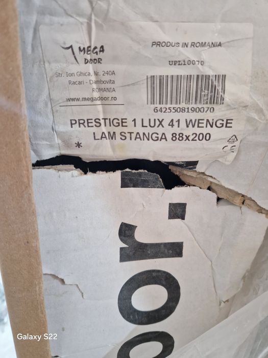 Vând usa întrare! Culoare  Wenge !Dimensiune  foaie usa  200 pe 88 !