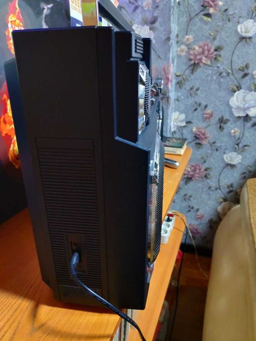 Unirex RX-6500;
"Ghettoblaster - Boombox"