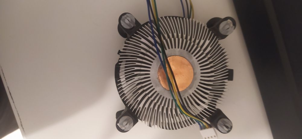 Продается кулер для процессора