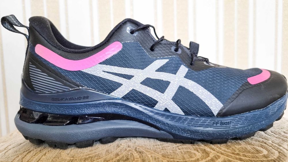 Продаются женские кроссовки ASICS Gel-Kayano 28 AWL (НОВЫЕ) (AMAZON)