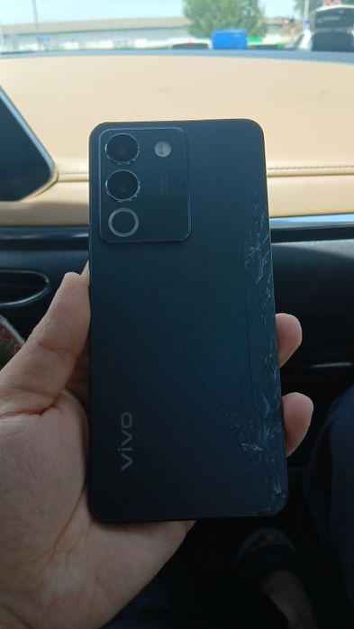 В продаже Vivi V29e.5G.
