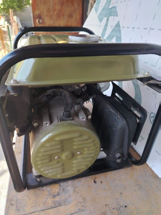 Продам бензиновый гениратор