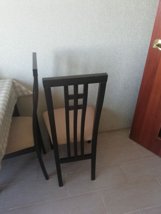 Продам стулья натуральное дерево