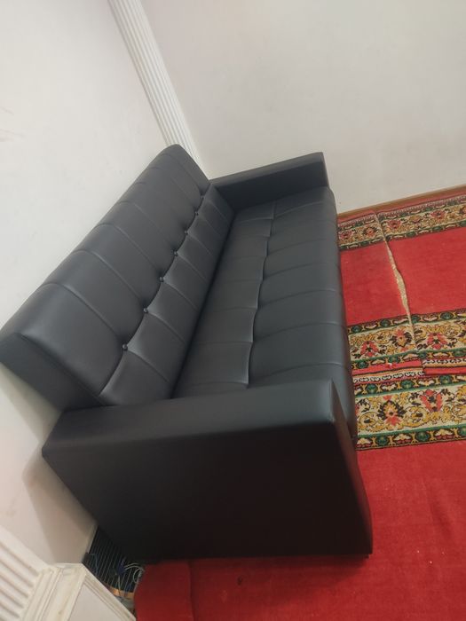 3 мягкий диван для офисов срочно продаю