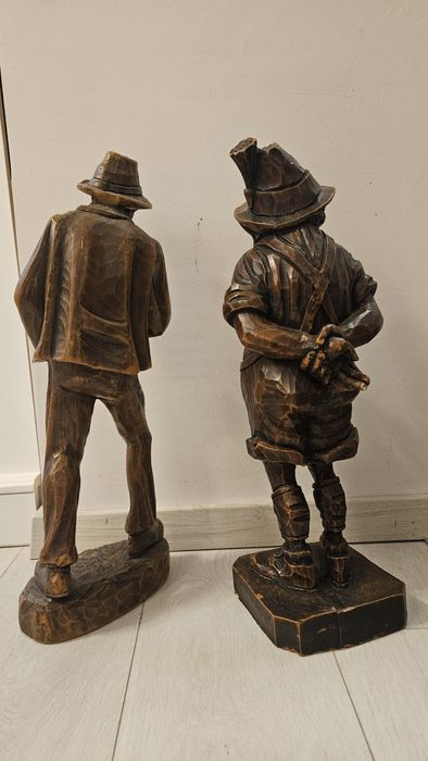 Statui sculptate lemn masiv și ceară