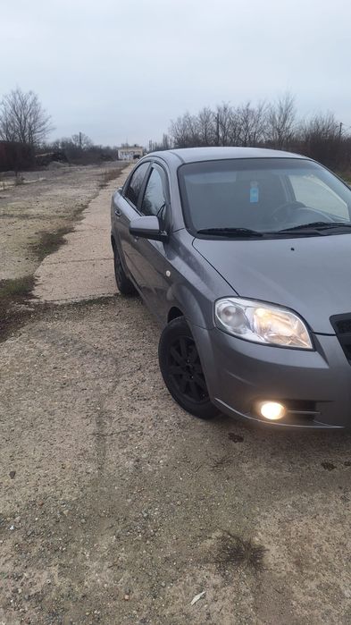 Vând chevrolet aveo