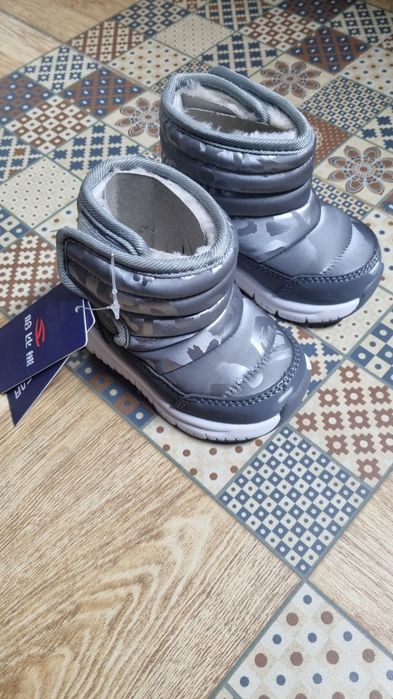 Зимние теплые легкие дутики