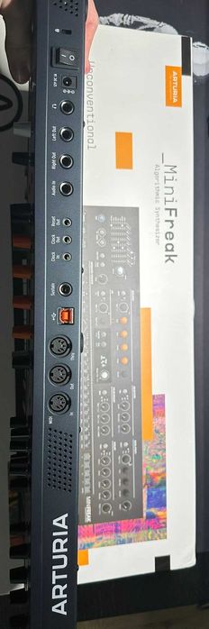 Arturia MiniFreak Sintetizator