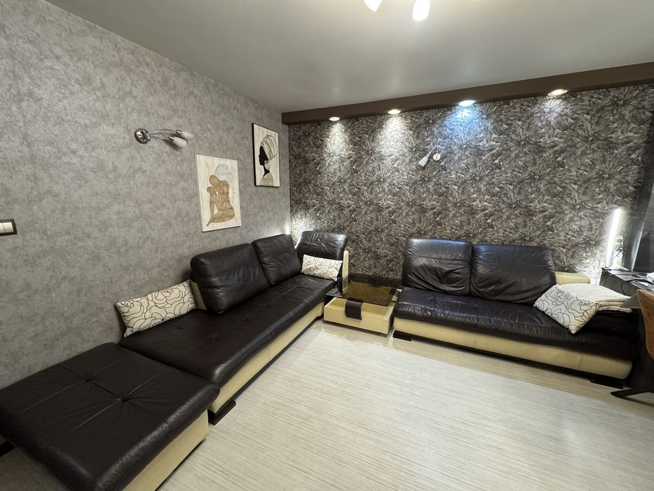 Ъглов диван от естествена кожа