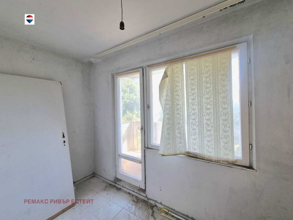 Тристаен апартамент за продажба кв. Дружба 3 - снимка 15