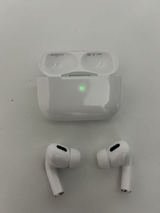 Vand AirPods 3 Pro compatibile cu iOS/Android.