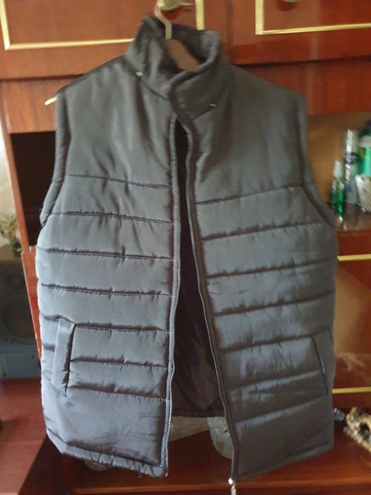 Продается безрукавка.