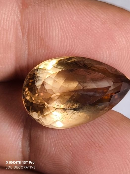 Топаз- шампанско цвят- 23.19 ct