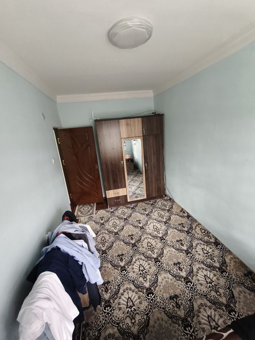 1-qavatdan 3xonali uy narsalari bilan sotiladi, maklersiz!