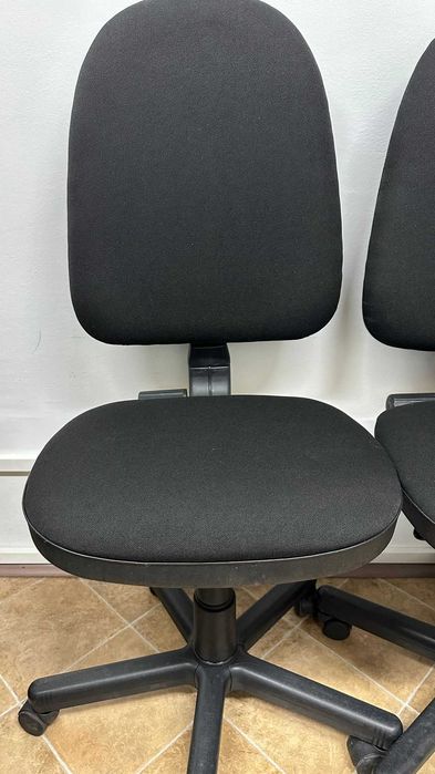 Scaun birou ergonomic, negru, reglabil - stare excelentă